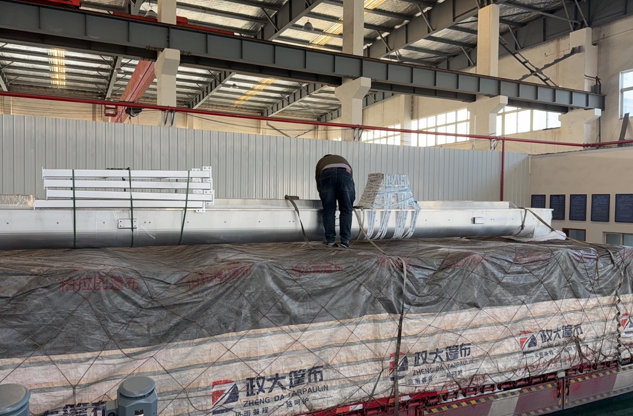 Tá ár gcóras iompair seolta chuig Chengdu!